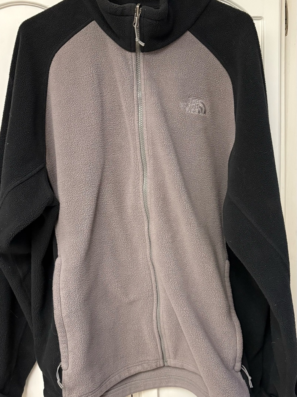 The North Face Black & Gray Full-Zip Lightweight Fleece Jacket